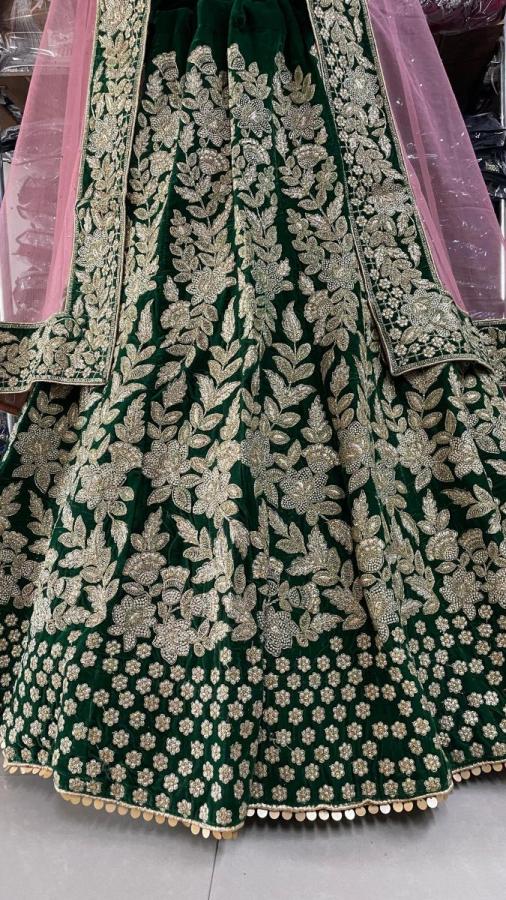 KB-BOUTIQUE-COLLECTION-9000-MARKABLE-VELVET-BEAUTIFUL-EMBROIDERY-WORK-FANCY-DORI-WORK-BEYTIFUL-LEHENGA-CATLOG-12