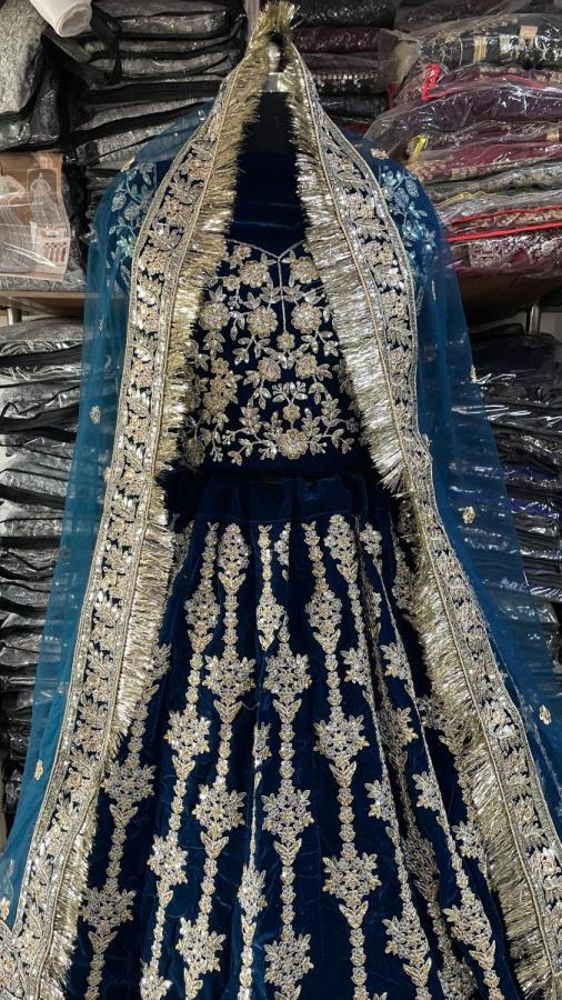 KB-BOUTIQUE-COLLECTION-9000-MARKABLE-VELVET-BEAUTIFUL-EMBROIDERY-WORK-FANCY-DORI-WORK-BEYTIFUL-LEHENGA-CATLOG-14