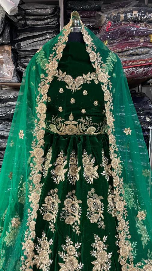 KB-BOUTIQUE-COLLECTION-9000-MARKABLE-VELVET-BEAUTIFUL-EMBROIDERY-WORK-FANCY-DORI-WORK-BEYTIFUL-LEHENGA-CATLOG-16