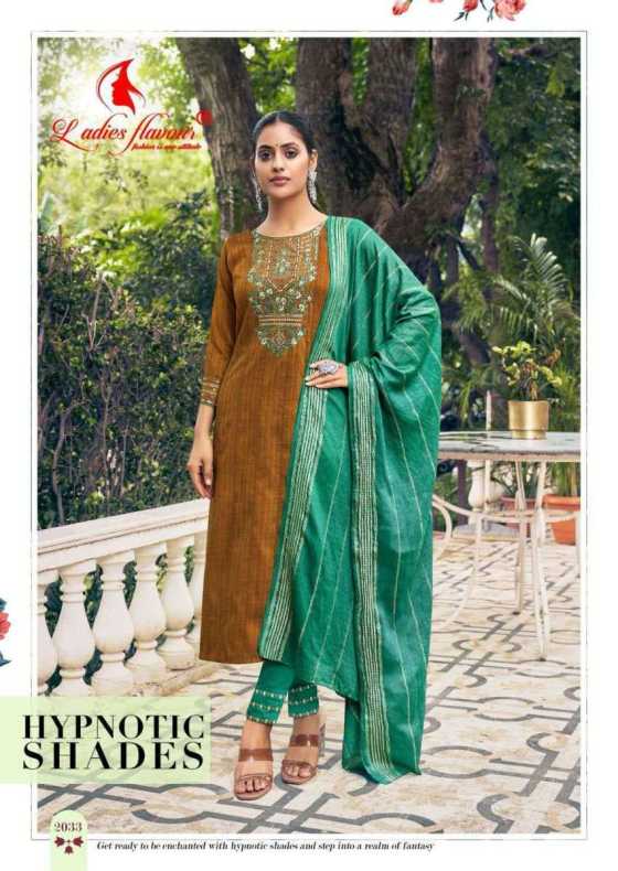 LADIES-FLAVOUR-PARMPARA-2-HEAVY-CHINON-WITH-EMBROIDERY-SEQUNCE-WORK-KURTI-PANT-DUPATTA-CATALOGUE-7